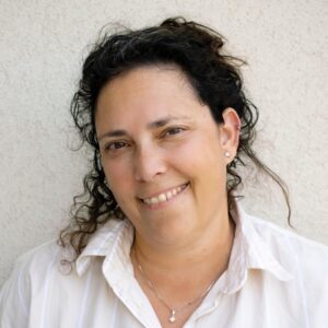 נטע גולן-נלפ-הנחיית קבוצות אכילה רגשית